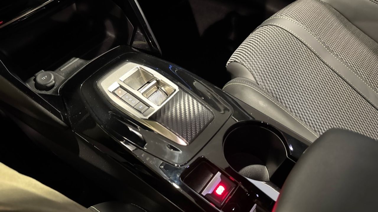 Foto Peugeot 208 14