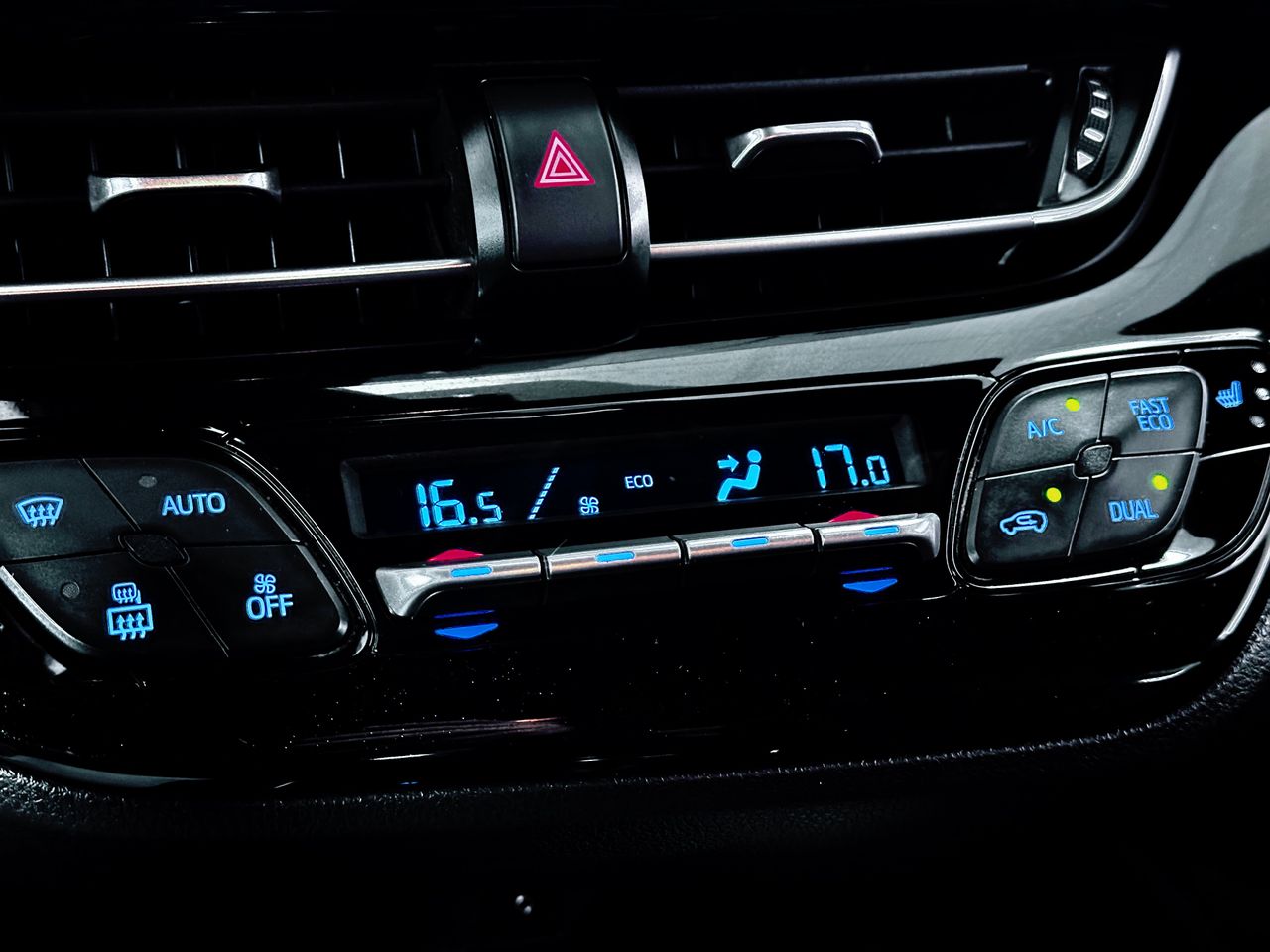 Foto Toyota C-HR 6