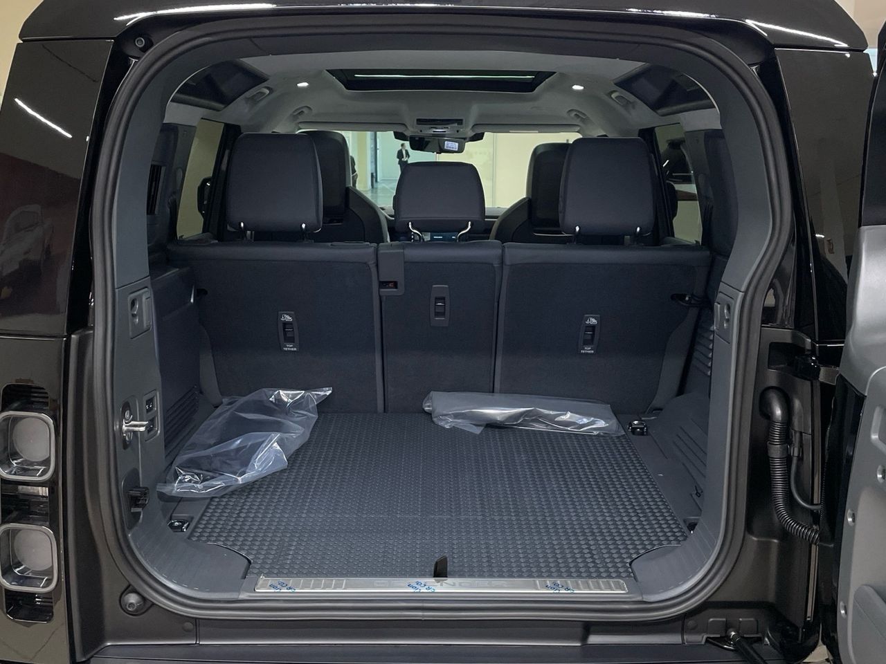 Foto Land-Rover Defender 12