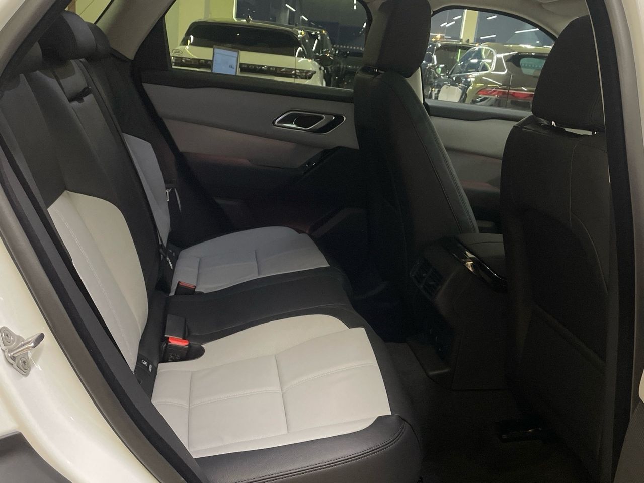 Foto Land-Rover Range Rover Velar 8