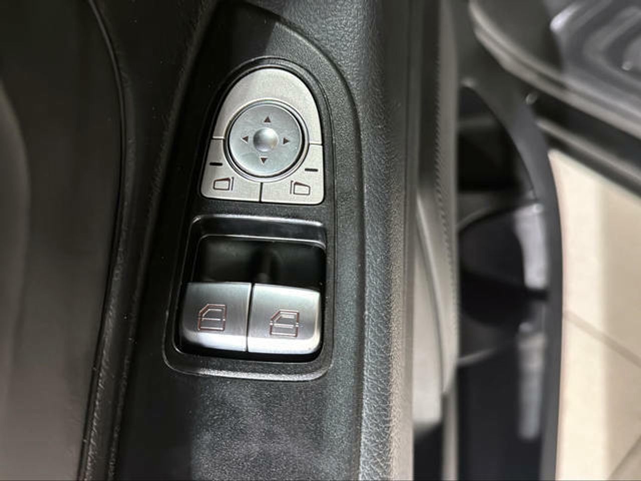Foto Mercedes-Benz Vito 19