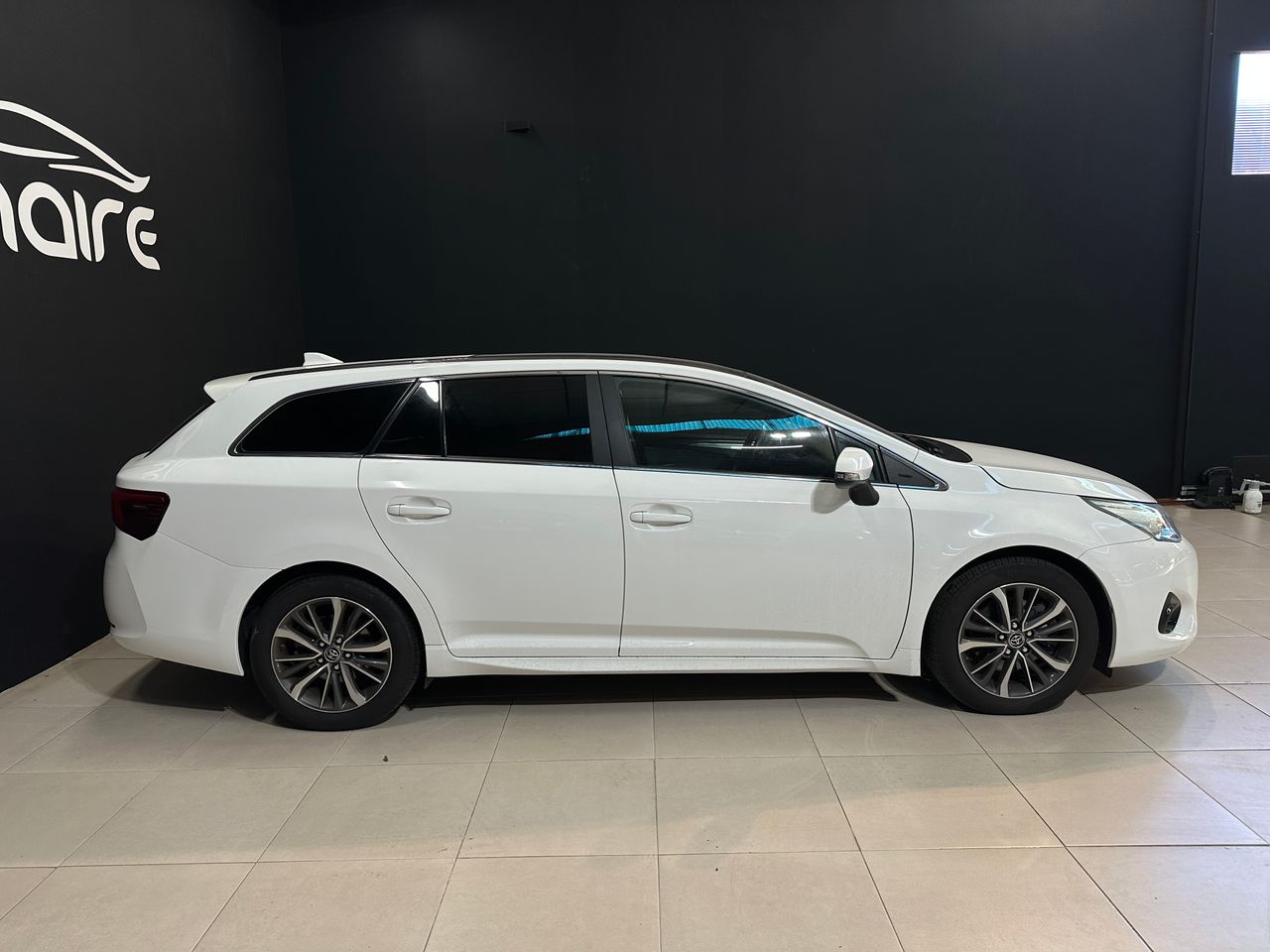 Foto Toyota Avensis 14