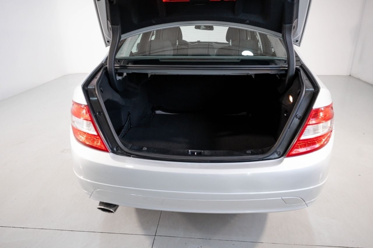 Foto Mercedes-Benz Clase C 30