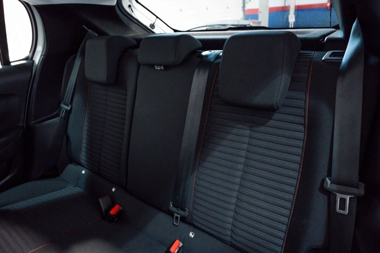 Foto Peugeot 208 23