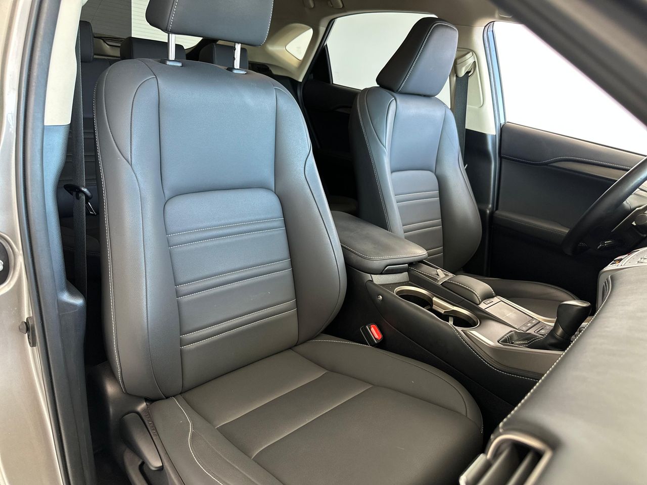 Foto Lexus NX 27