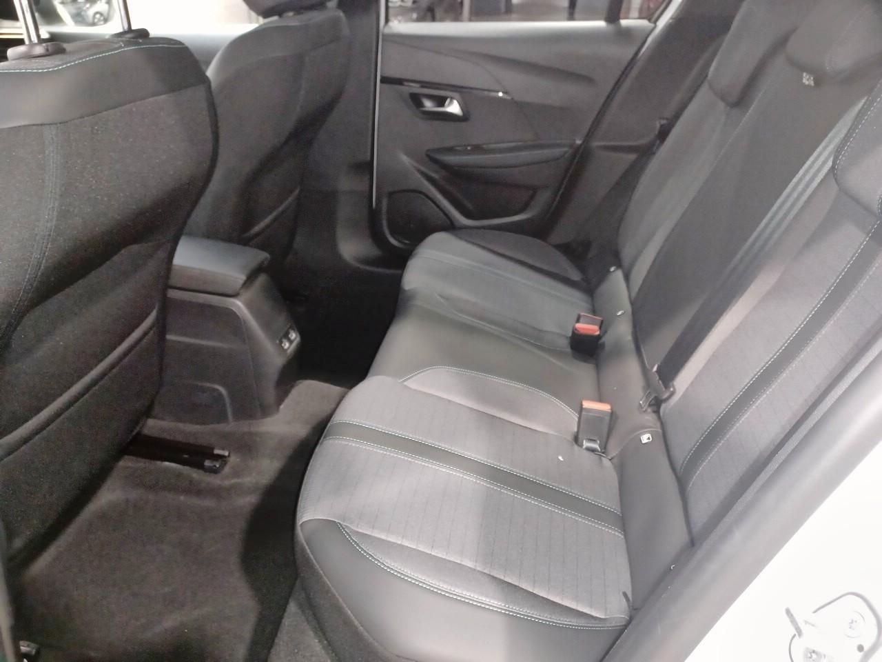Foto Peugeot 208 11