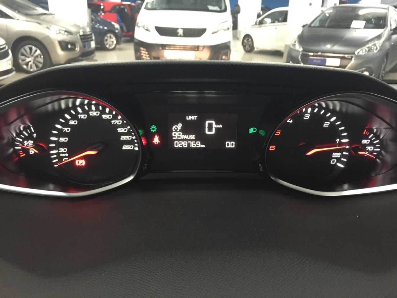 Foto Peugeot 308 8
