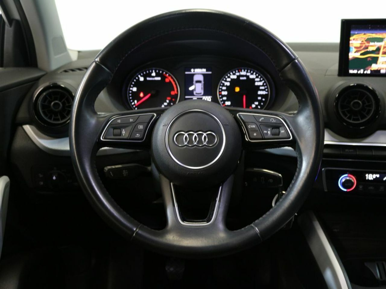 Foto Audi Q2 14