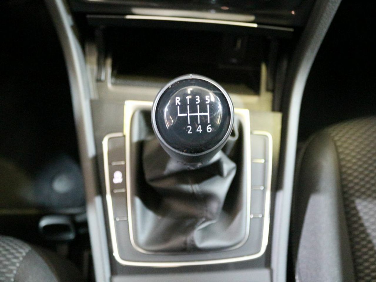 Foto Volkswagen Golf 24