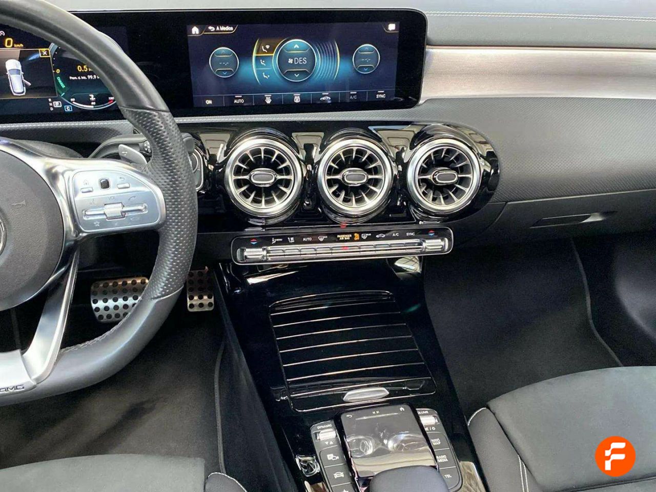 Foto Mercedes-Benz Clase CLA 11