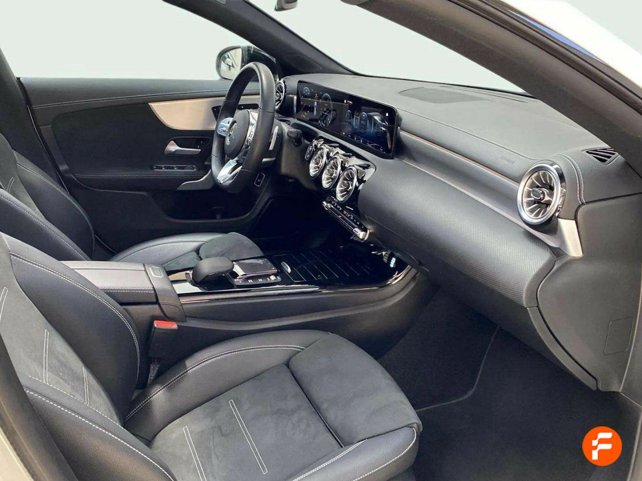 Foto Mercedes-Benz Clase CLA 15