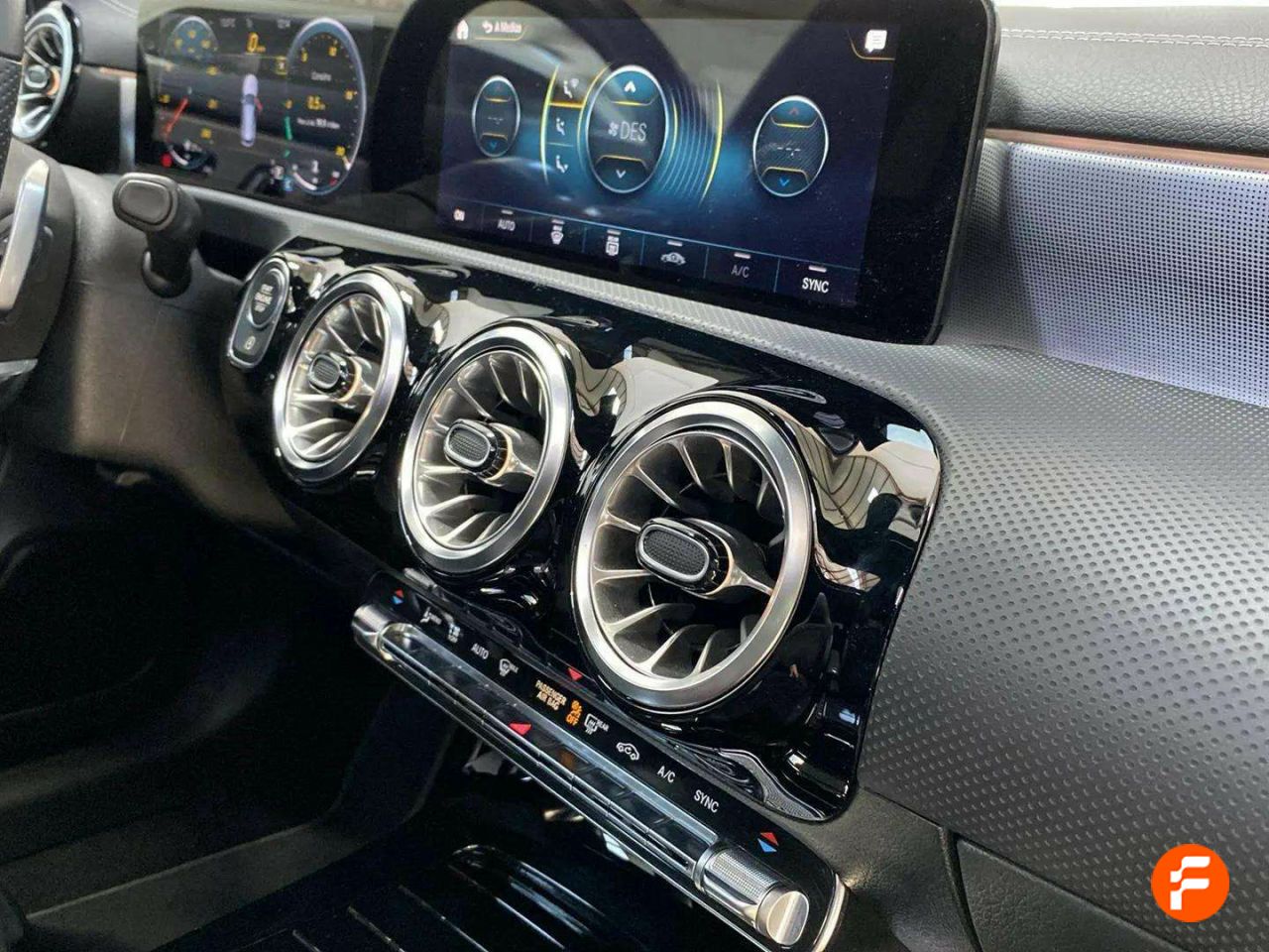 Foto Mercedes-Benz Clase CLA 18