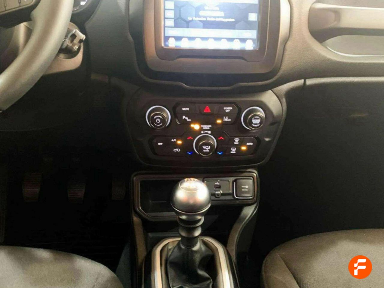 Foto Jeep Renegade 11