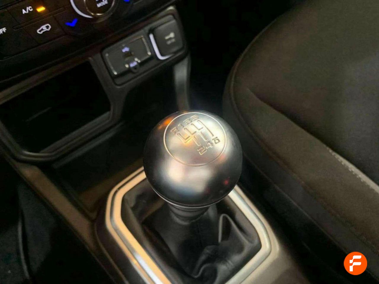 Foto Jeep Renegade 14
