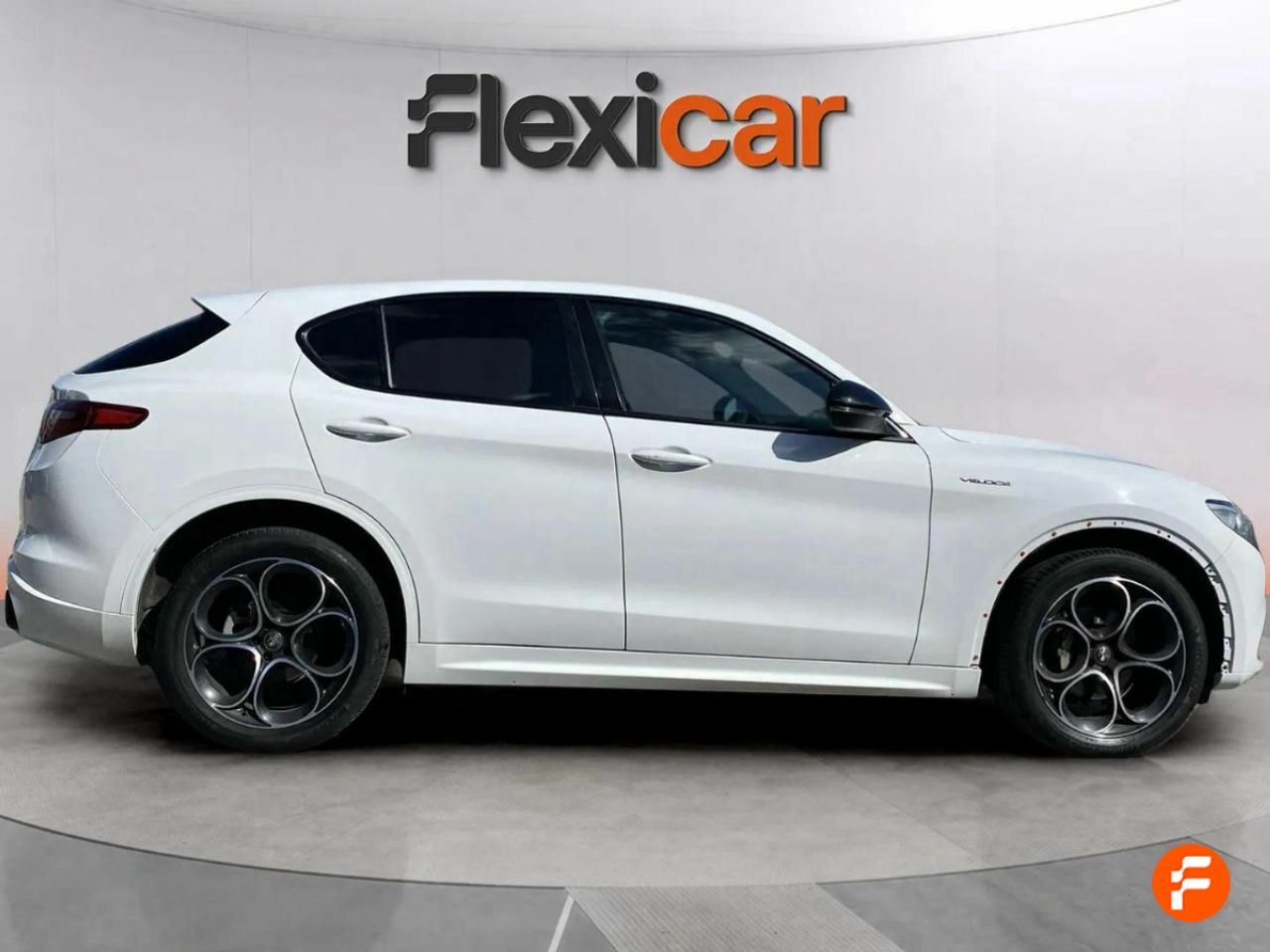 Foto Alfa Romeo Stelvio 10