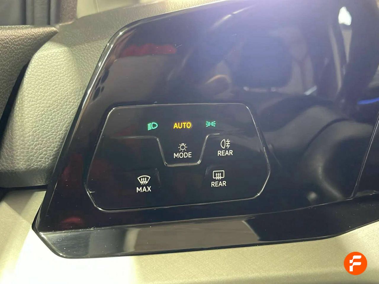 Foto Volkswagen Golf 24