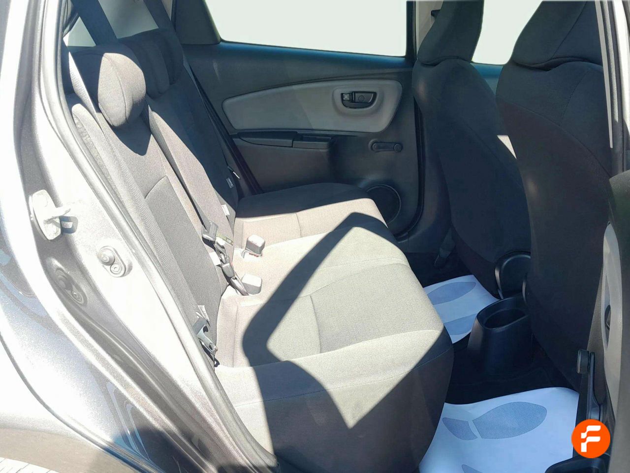 Foto Toyota Yaris 15