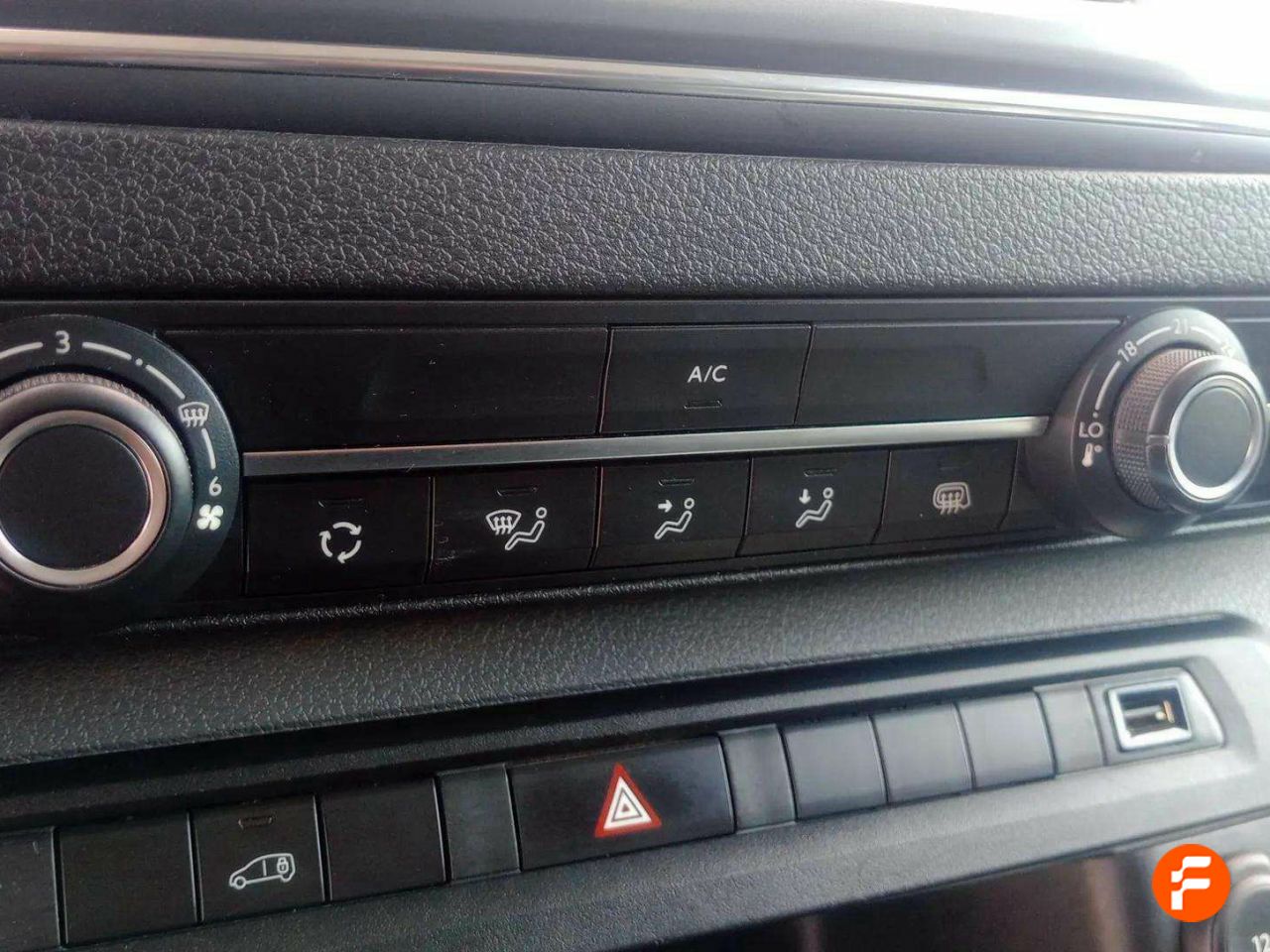 Foto Opel Vivaro 26
