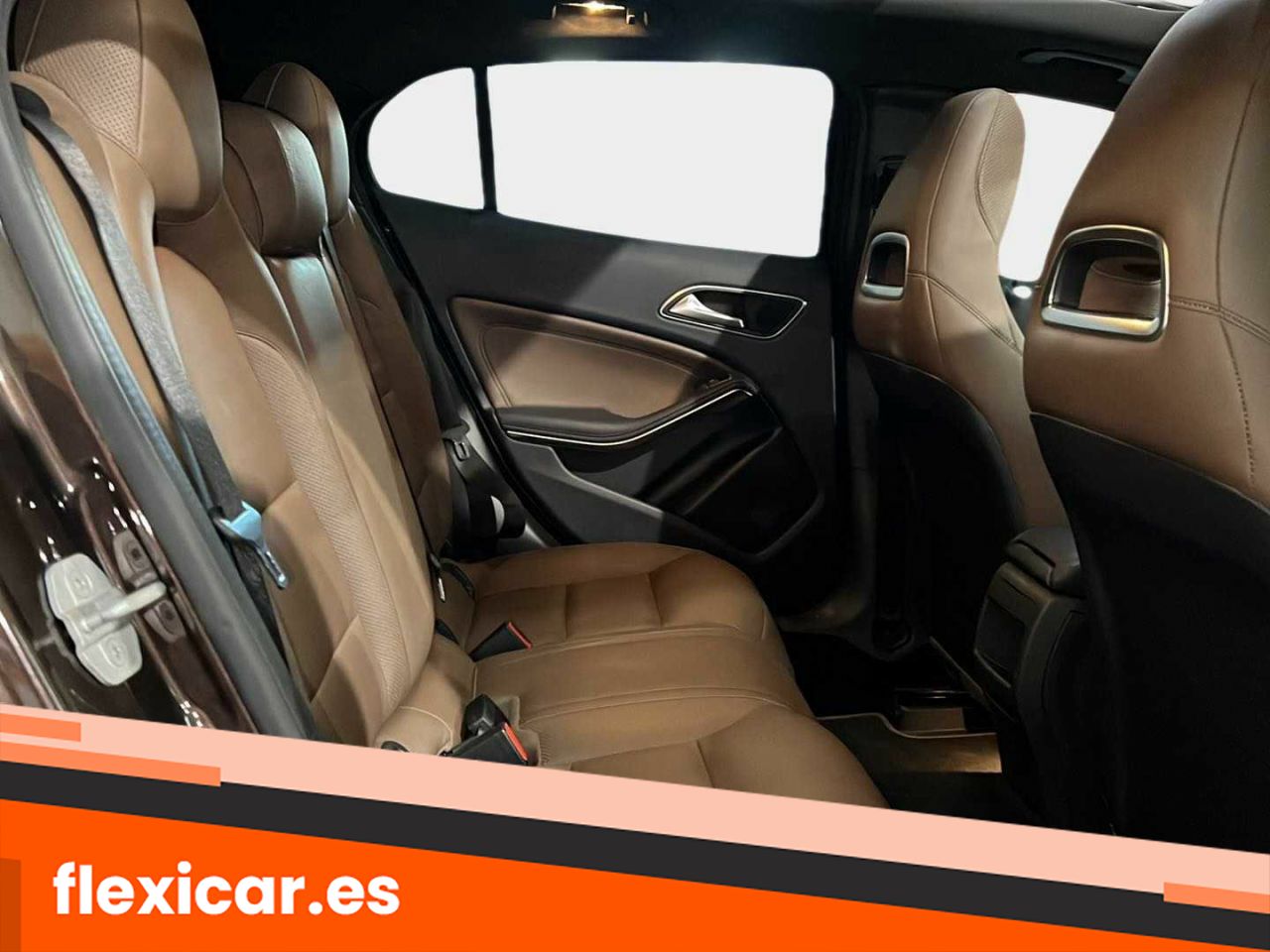 Foto Mercedes-Benz Clase GLA 15