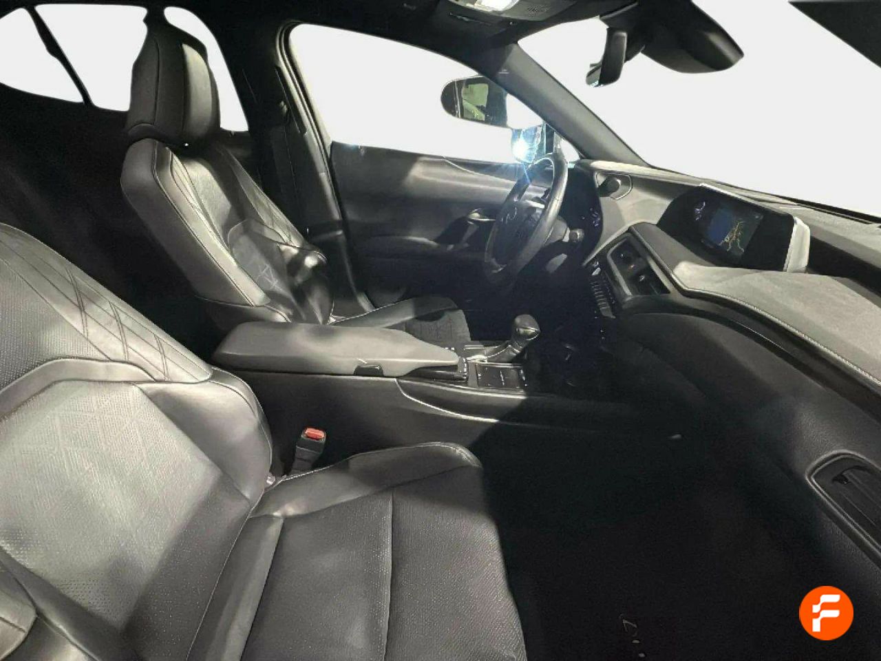 Foto Lexus UX 15