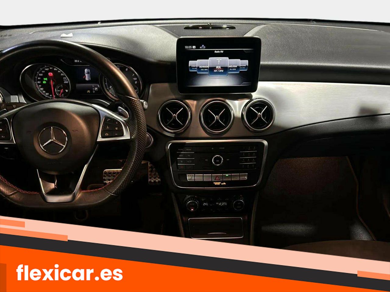 Foto Mercedes-Benz Clase GLA 15