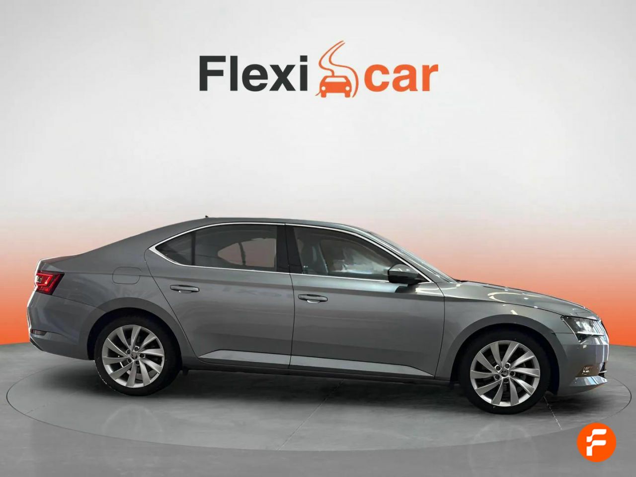 Foto Skoda Superb 9
