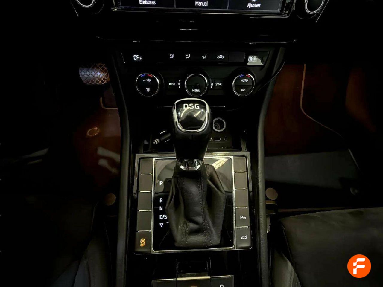 Foto Skoda Superb 14