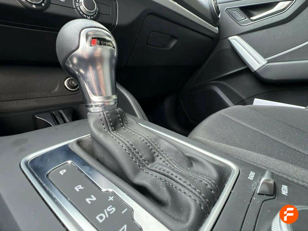 Foto Audi Q2 14