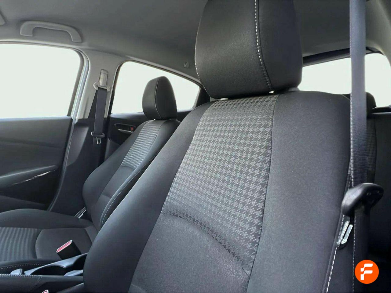 Foto Mazda Mazda2 30