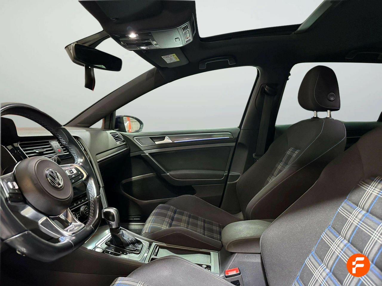 Foto Volkswagen Golf 17