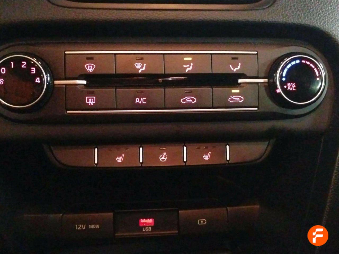 Foto Kia XCeed 16