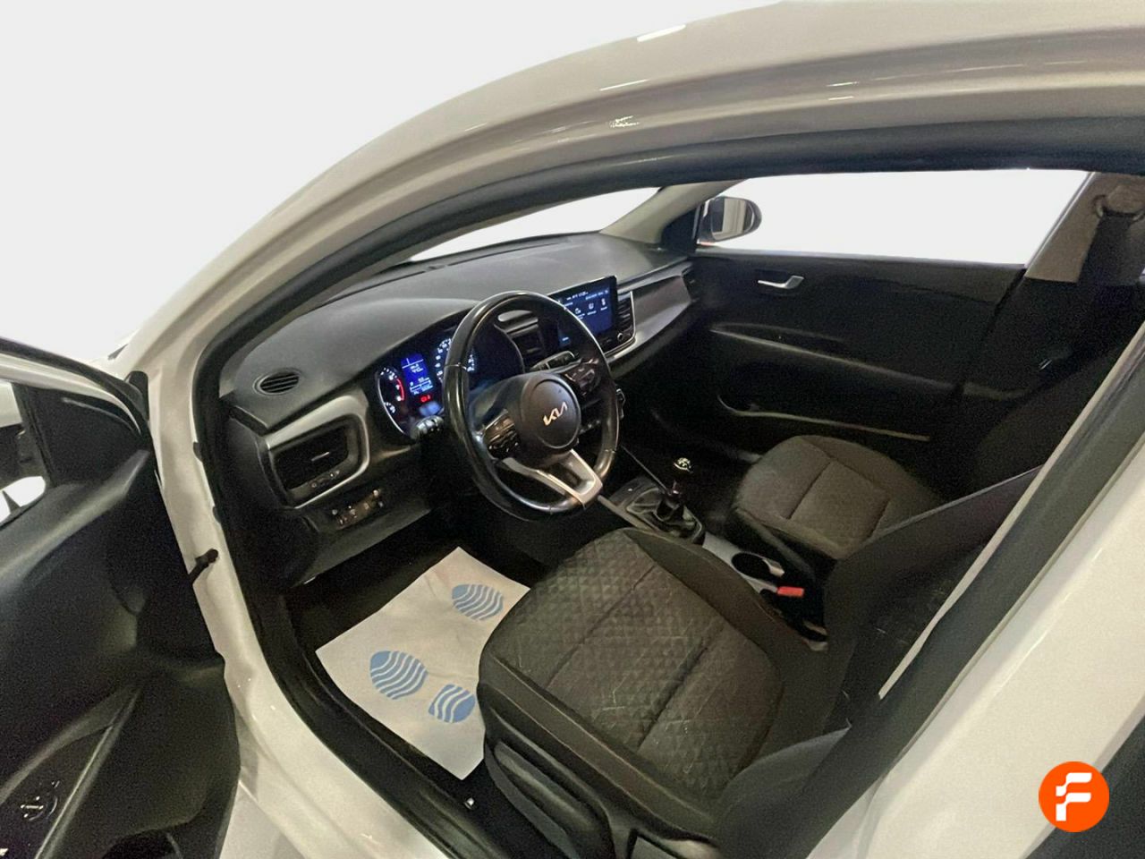 Foto Kia Rio 8