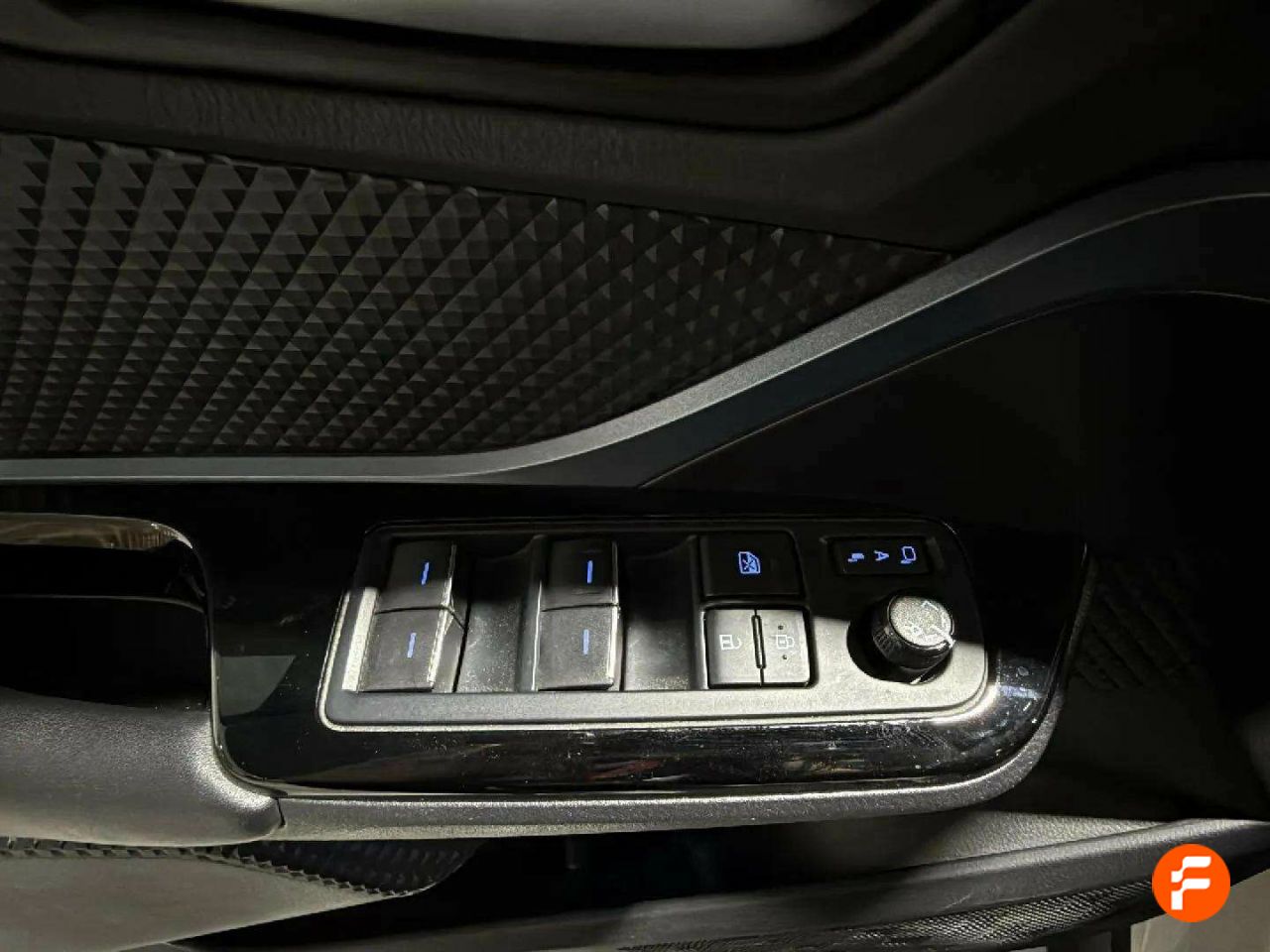 Foto Toyota C-HR 16