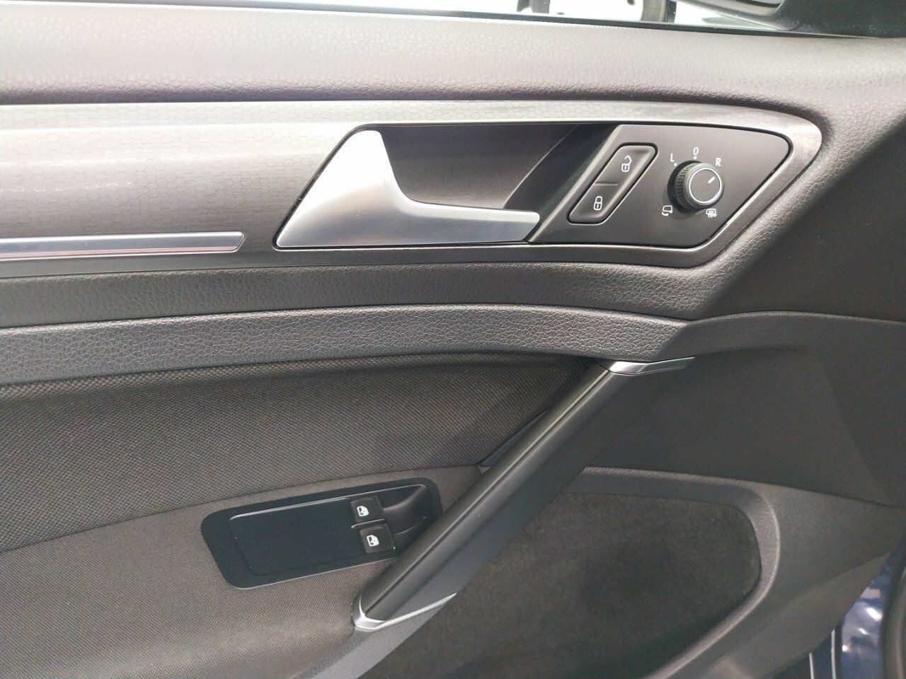 Foto Volkswagen Golf 32