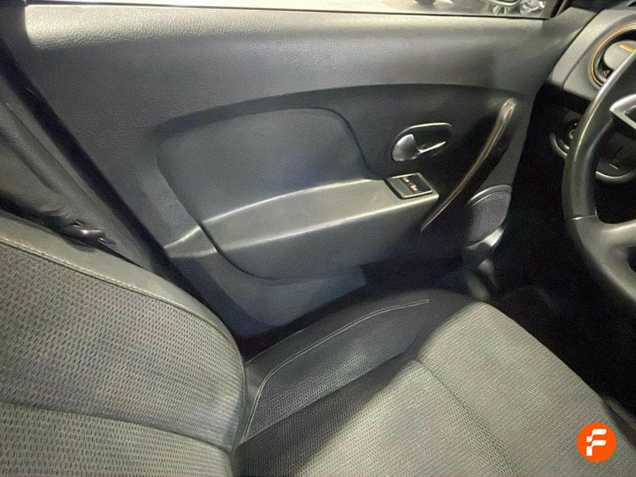 Foto Dacia Sandero 18