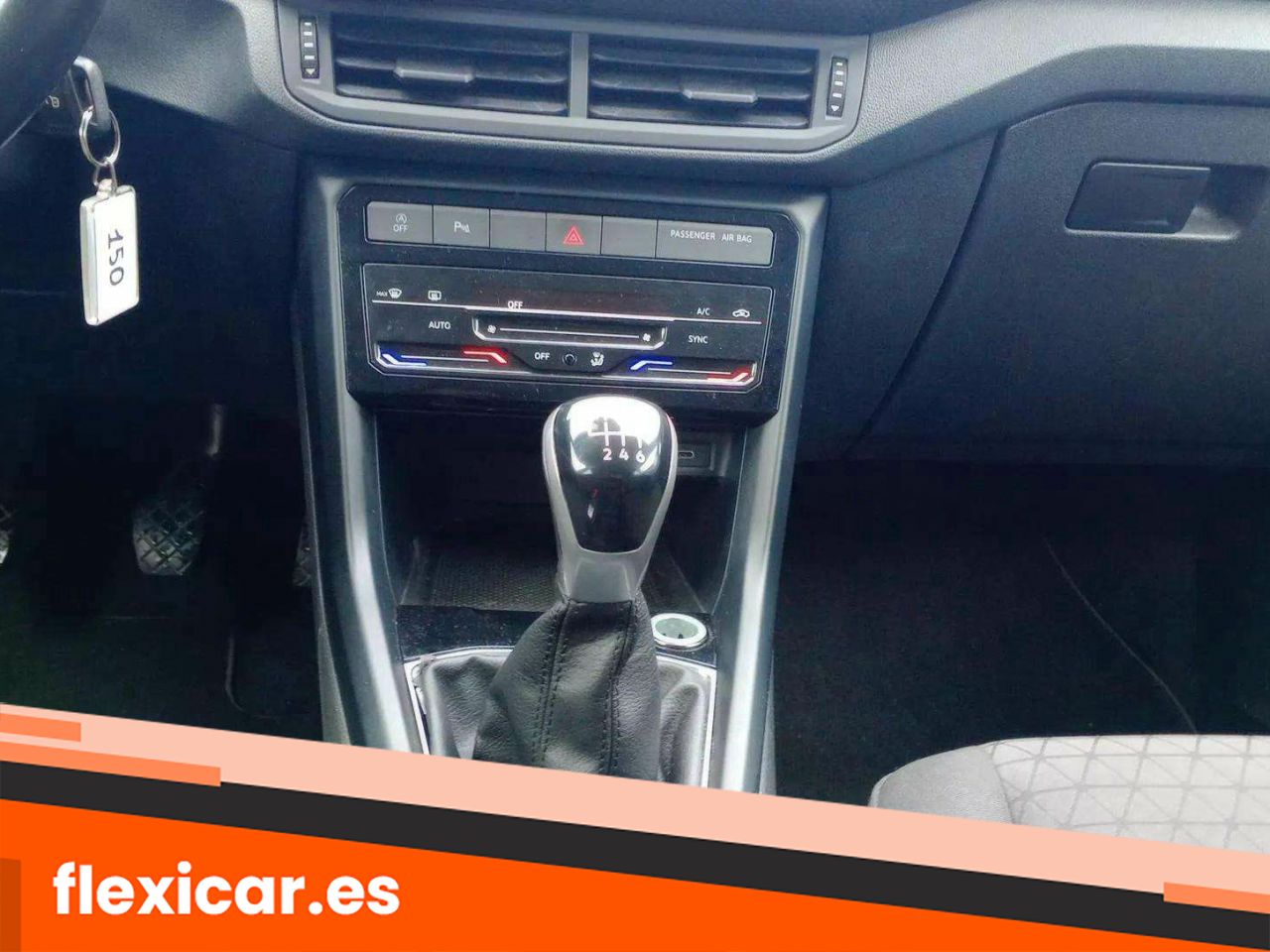 Foto Volkswagen T-Cross 15