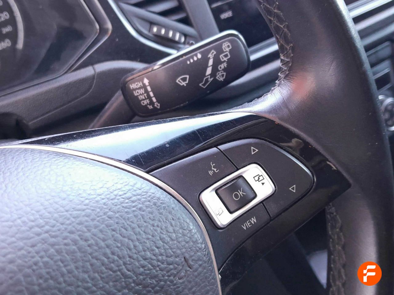 Foto Volkswagen T-Roc 13
