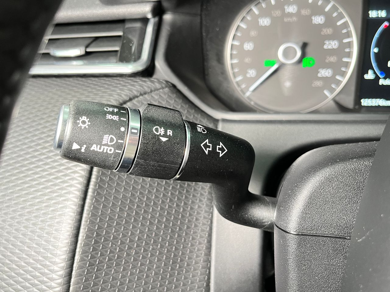 Foto Land-Rover Range Rover Velar 18