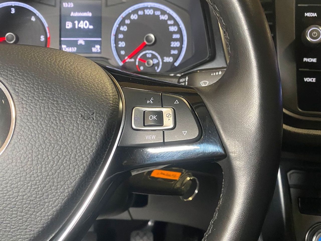 Foto Volkswagen T-Roc 15