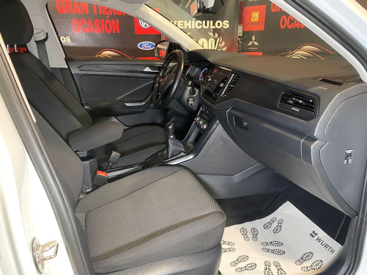 Foto Volkswagen T-Roc 16