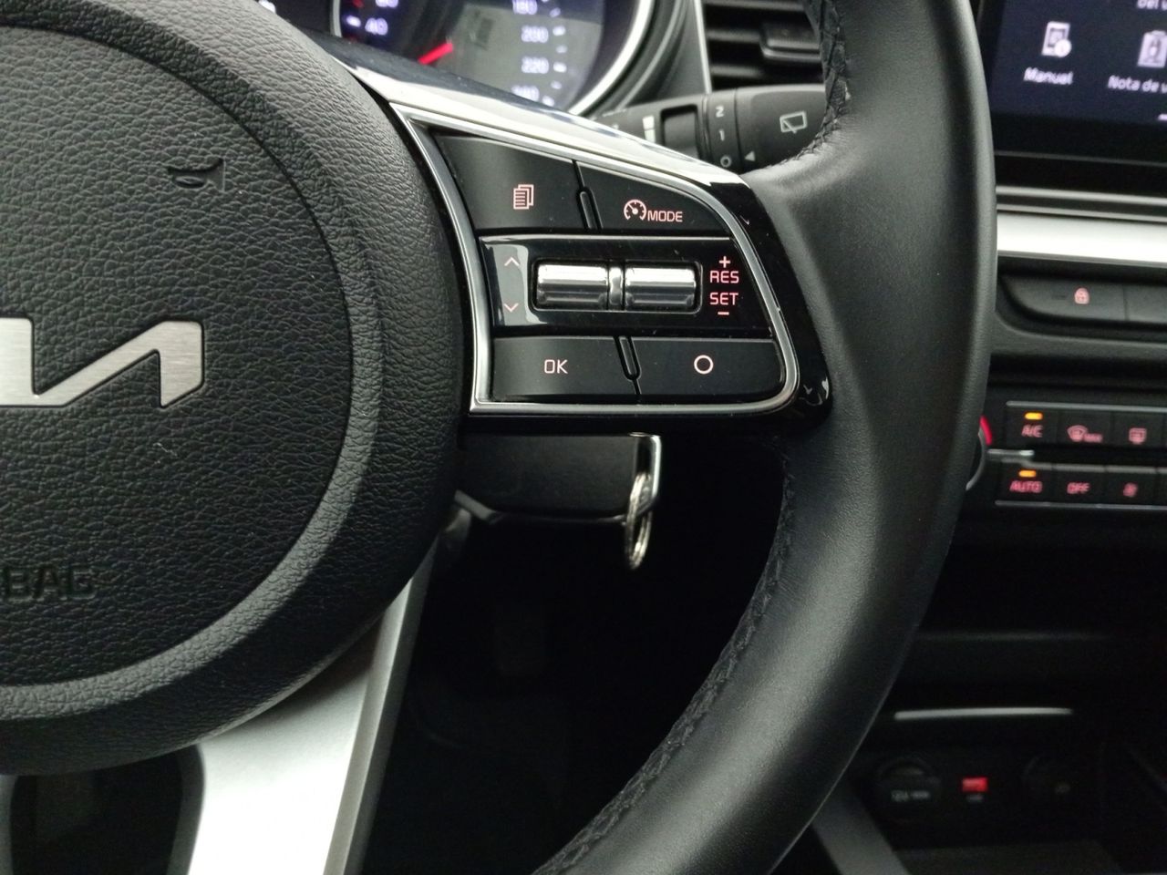 Foto Kia XCeed 16