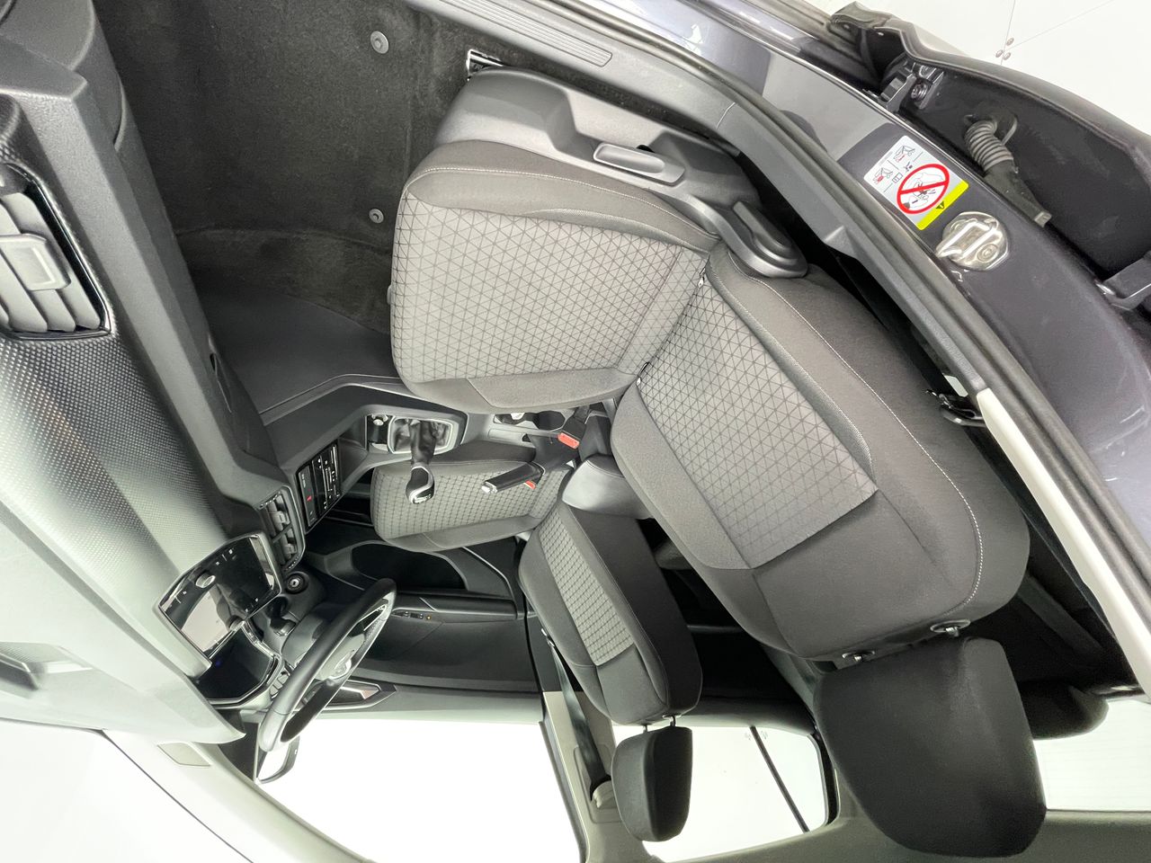 Foto Volkswagen T-Cross 13