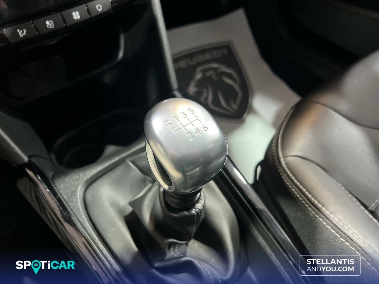Foto Peugeot 2008 12