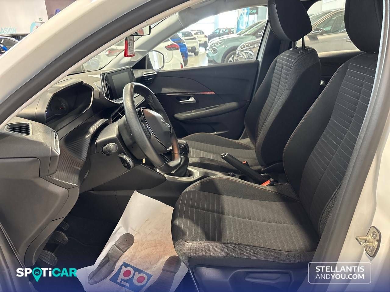 Foto Peugeot 208 9