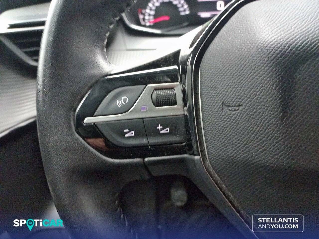 Foto Peugeot 208 16