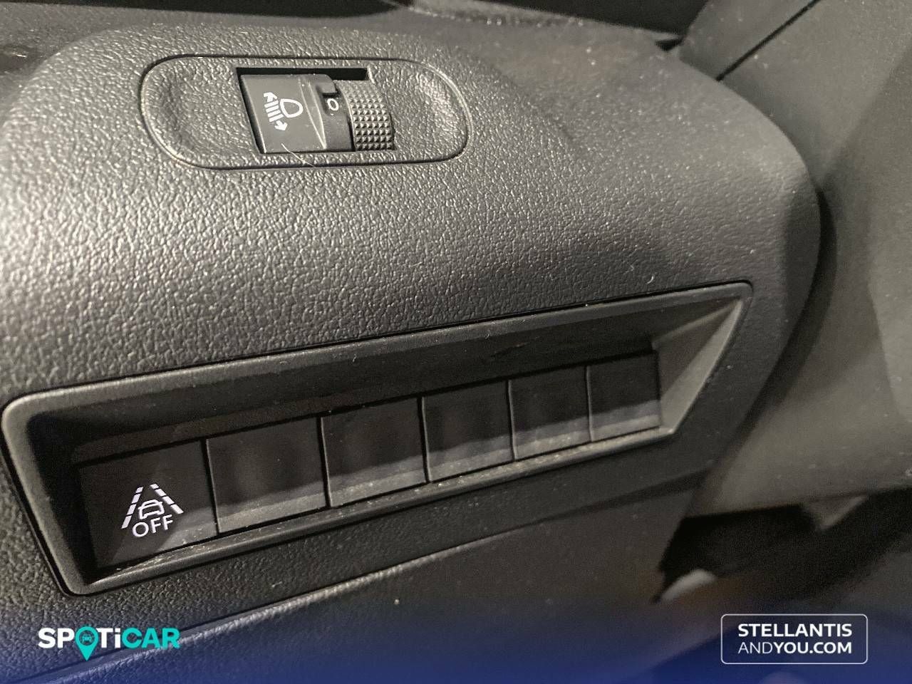 Foto Peugeot Rifter 13