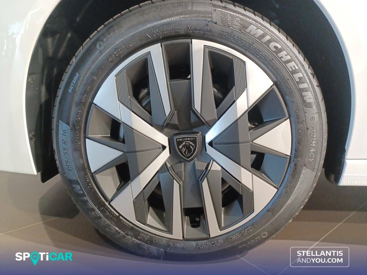 Foto Peugeot 208 11