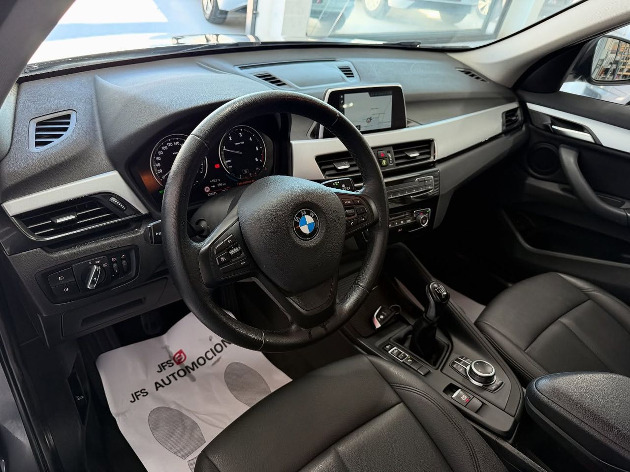 Foto BMW X1 9