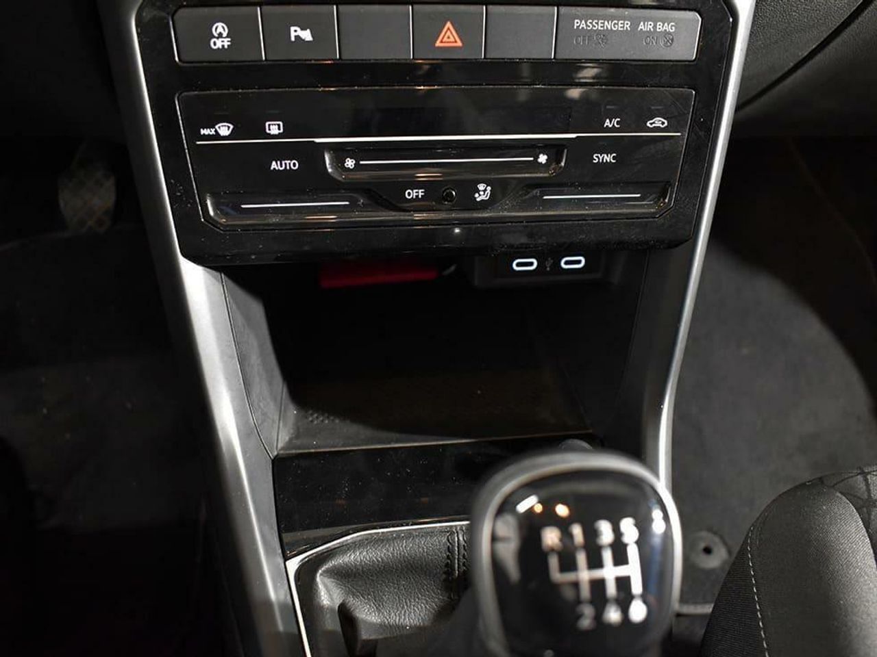 Foto Volkswagen T-Cross 10