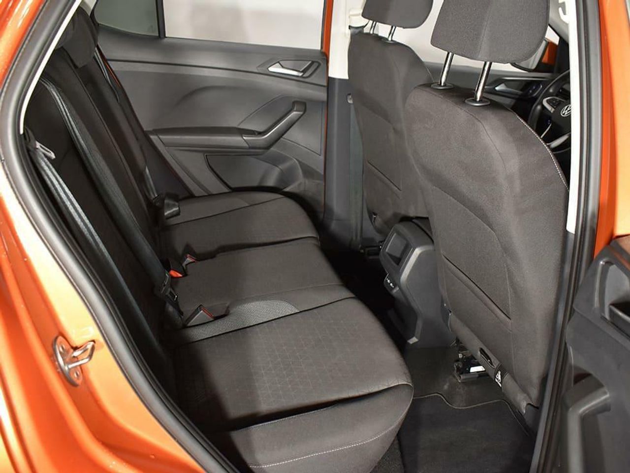 Foto Volkswagen T-Cross 13